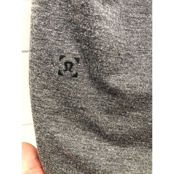 Lululemon Men’s Evolution Short Sleeve Polo Shirt Size M Active Preppy Golf Gray - Picture 4 of 6